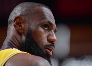 爱游戏体育-詹姆斯迎来十二赛季高光表现，雄鹿球迷沸腾！的简单介绍