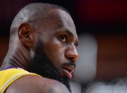 爱游戏体育-詹姆斯迎来十二赛季高光表现，雄鹿球迷沸腾！的简单介绍