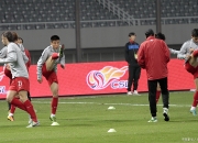 爱游戏-足总杯赛程吃紧，上海久事今晚外线爆发，赛场秩序良好，更衣室氛围转暖(2024足总杯赛程)