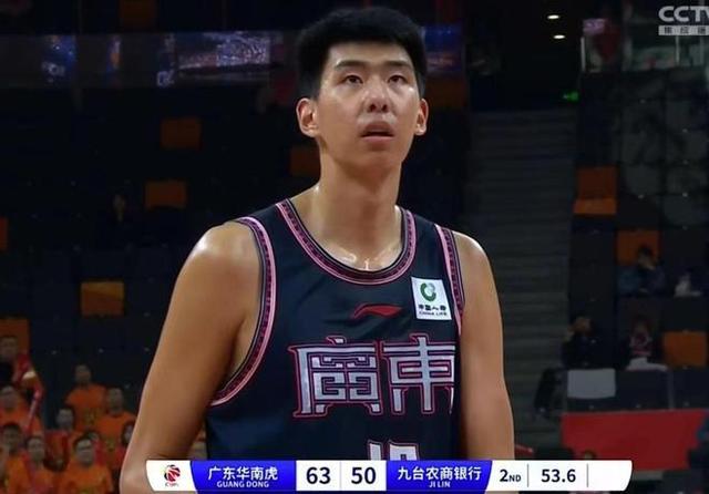 MAD观众热烈欢呼！，杜兰特迎来三赛季出色发挥比赛高潮迭起