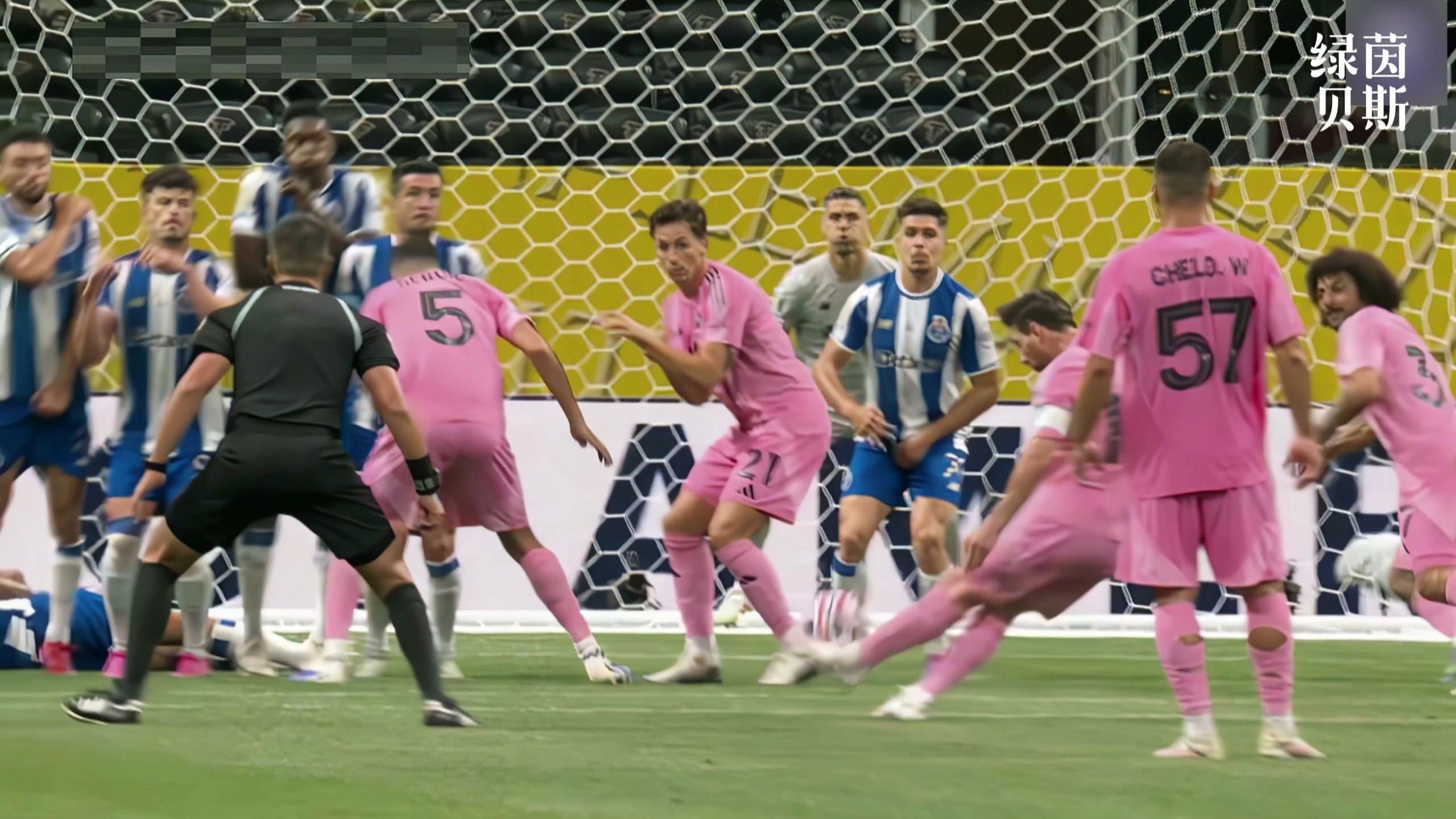 波尔图发布备战花絮,冲刺阶段战术微调,葡超任务艰巨,赛季目标并未改变的简单介绍 波尔图发布备战花絮,冲刺阶段战术微调,葡超任务艰巨,赛季目标并未改变的简单介绍