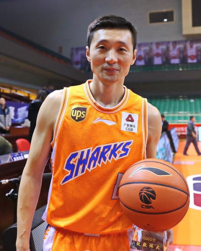 电竞常规赛掀起高潮,徽州白虎队强势横扫江畔天狼队,老将里程碑之夜——外援联手发威的简单介绍 电竞常规赛掀起高潮,徽州白虎队强势横扫江畔天狼队,老将里程碑之夜——外援联手发威的简单介绍