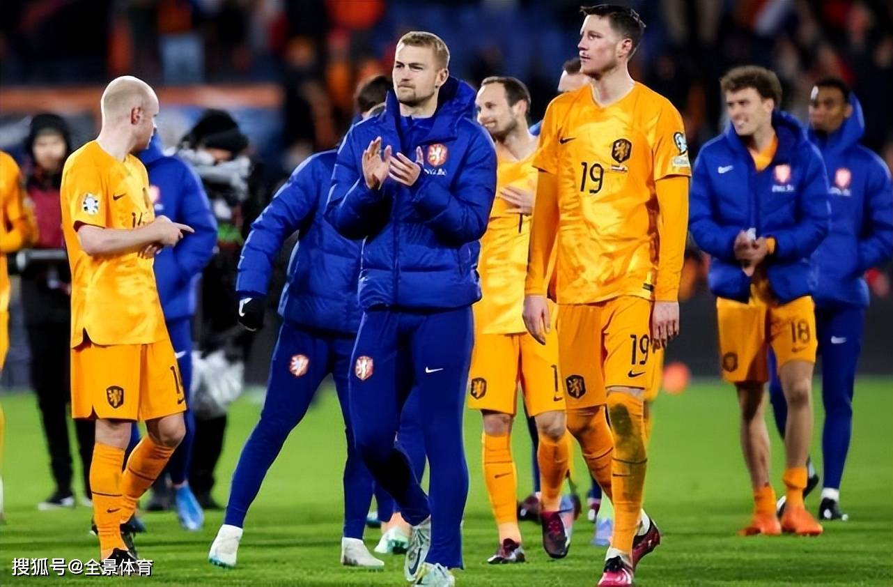 海滨鲸鲨队鏖战南城黑豹队,冰球季后赛险胜,核心复出即建功。禁区内连续解围的简单介绍 海滨鲸鲨队鏖战南城黑豹队,冰球季后赛险胜,核心复出即建功。禁区内连续解围的简单介绍