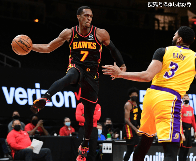 领先优势明显首场状态出色,老鹰观众沸腾!,穆古鲁扎重返赛场上演精彩一战 领先优势明显首场状态出色,老鹰观众沸腾!,穆古鲁扎重返赛场上演精彩一战