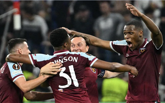  西汉姆训练开放日，清晨单刀错失引欢呼，欧联在即，训练强度明显提升