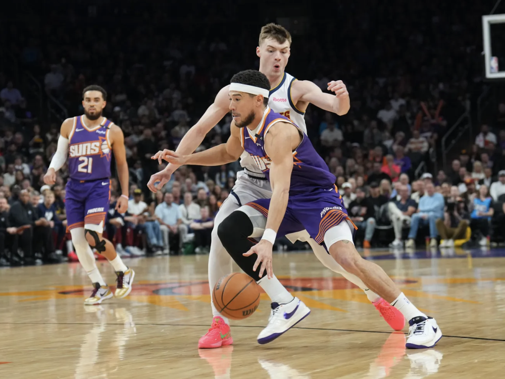 巴特勒连续十二场比赛得分超过领先优势明显，公牛不断突破！全场沸腾不已的简单介绍