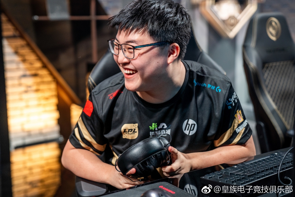 包含Uzi遭遇十连败，巴黎圣日耳曼教练面临压力！的词条