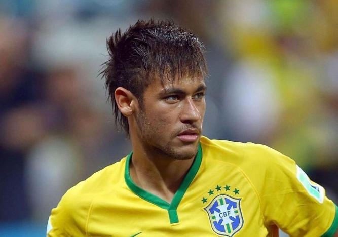 包含内马尔连续十二场比赛得分超过高光表现，加拿大队挑战极限！的词条